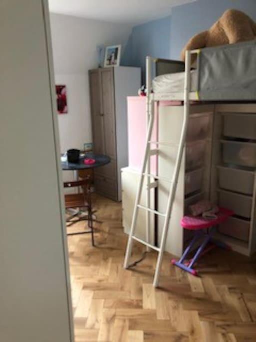 Stay In Maison De Metre In Etterbeek Brussel Eksteriør bilde